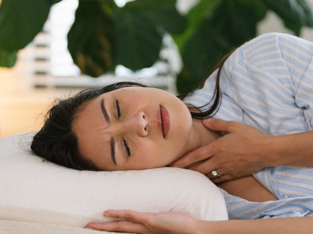 butterfly-pillow-australia-before-neck-pain_238f0dd2-2c7e-4420-bc56-0cc12b054361