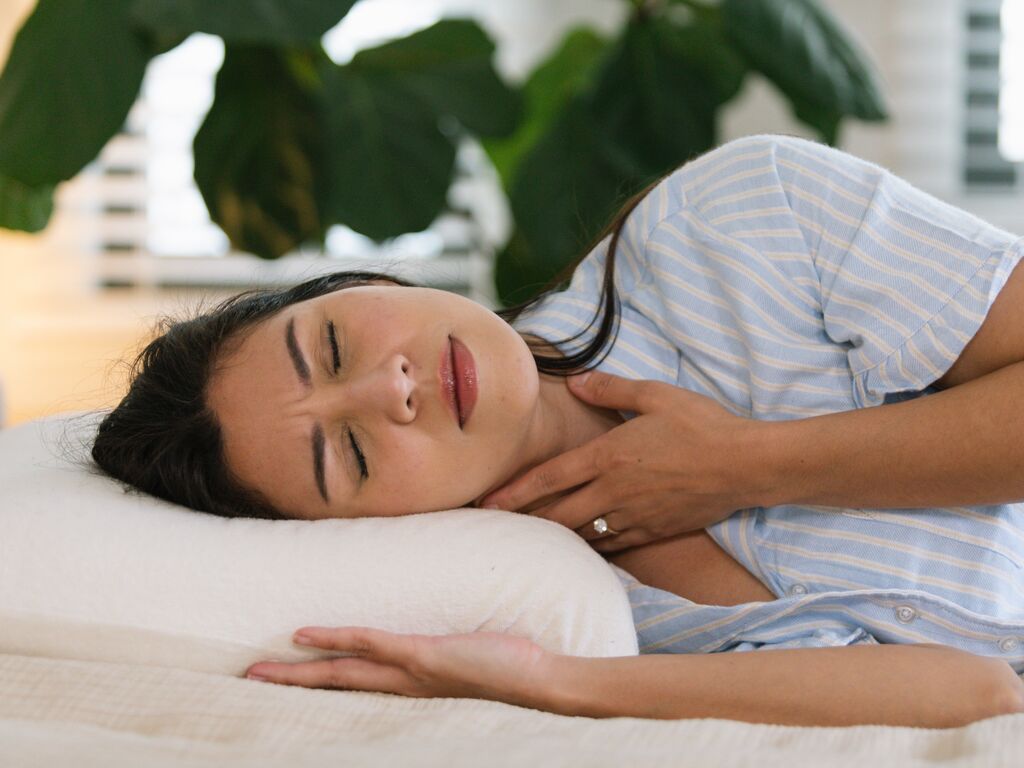 side-sleeper-pillow-cube-australia-before-neck-pain_4b20e991-936a-4872-8738-9363106fd6a9