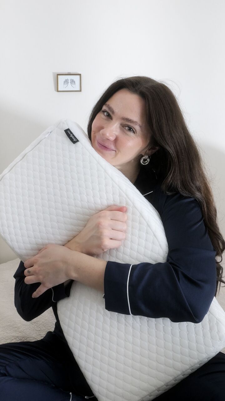 side-sleeper-pillow-cube-australia-hugging-pillow